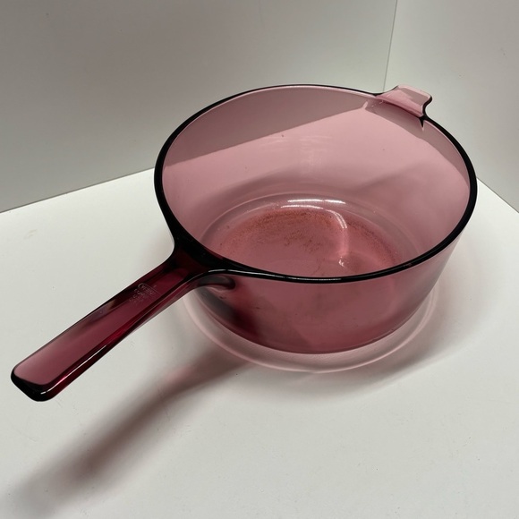 Vintage Corning Vision cranberry glass 2.5 L pot - Picture 1 of 7